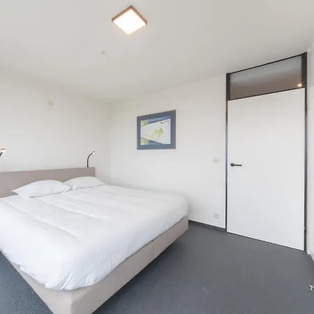 Seaview 1 With Parking By Interhome